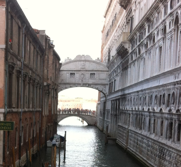 Ponte dei Sospiri dal Ponte della Canonica